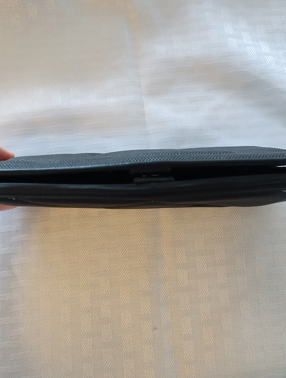 NWOT LUG Surrey Matte Luxe VL RFID Wallet Black Rainbow Stitching Vegan Leather - Picture 6 of 8